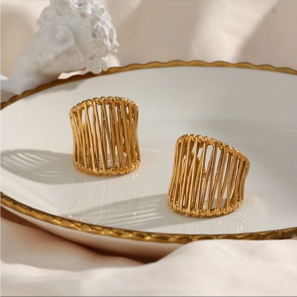 #34 Woven Gold Adjustable Ring - Picture 5 of 9